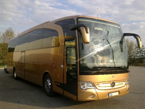 Złoty autobus Mercedes. Oferta współpracy-transport krajowy i międzynarodowy.