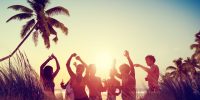 biuro podróży OdraTravel w Szczecinie.wyjazdy grupowe.LastMinute.egzotyka. zabawa grupy na plaży.zapraszamy zorganizowane grupy do współpracy