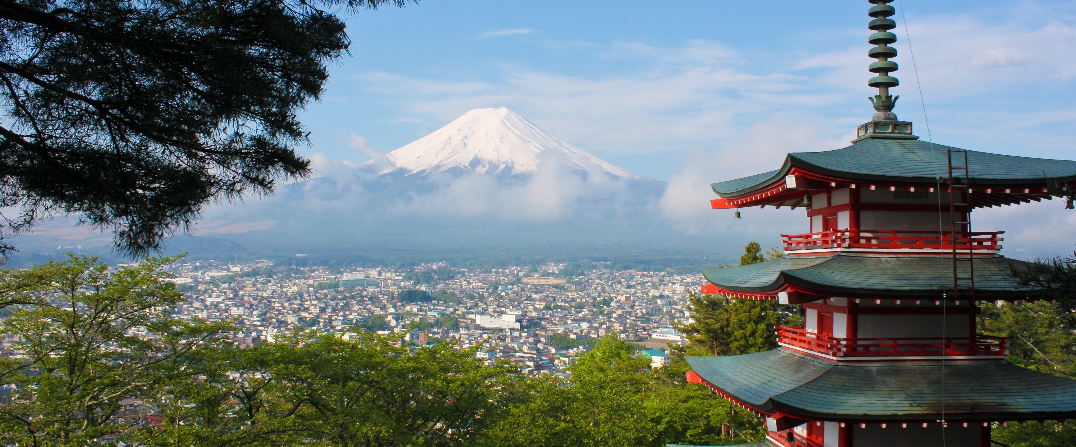 widok panoramiczny na górę Fuji - oferta wycieczek objazdowych po Japonii dostępna w biurze podróży OdraTravel w Szczecinie
