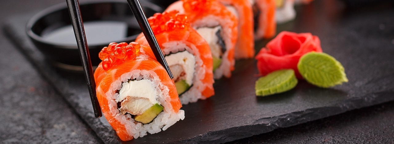 Sushi - japońskie specjały - dostępne podczas realizacji wycieczki objazdowej po Japonii - oferta: odratravel.pl